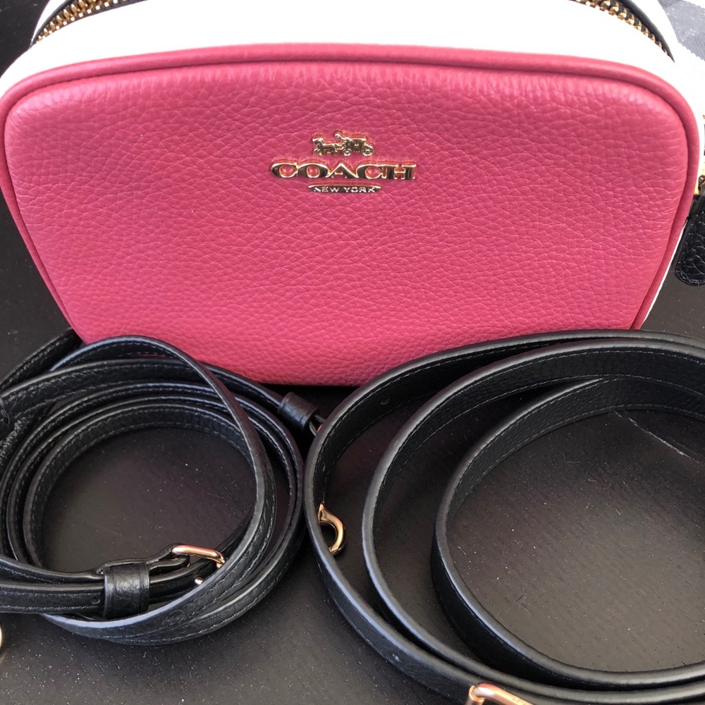 Brand New Coach belt clutch